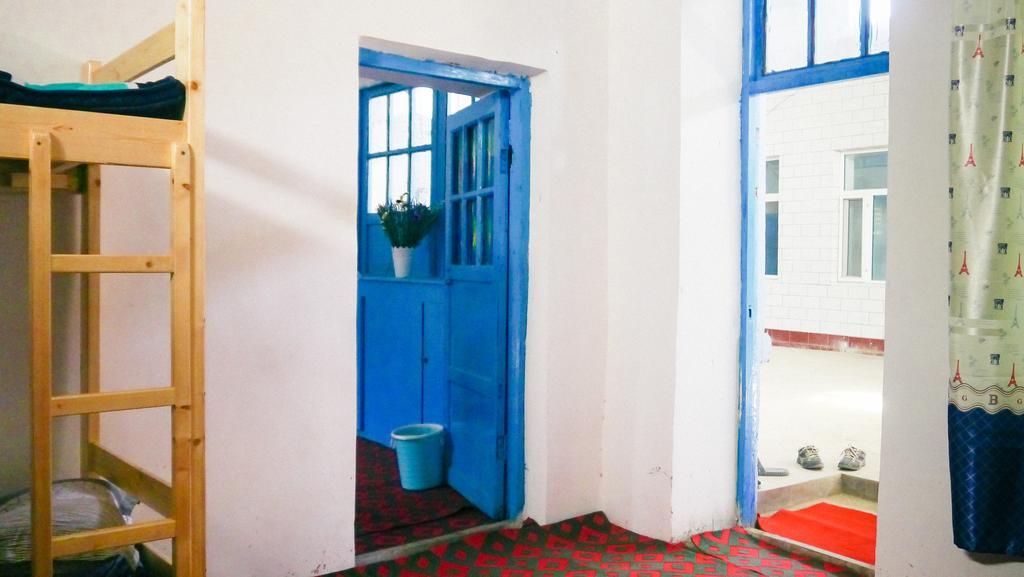 Dap Youth Hostel Turpan Экстерьер фото